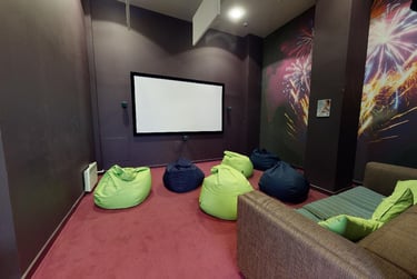 Gold En Suite at iQ Astor House, 163 Notte Street, City Centre, Plymouth, PL12AQ - Image 3